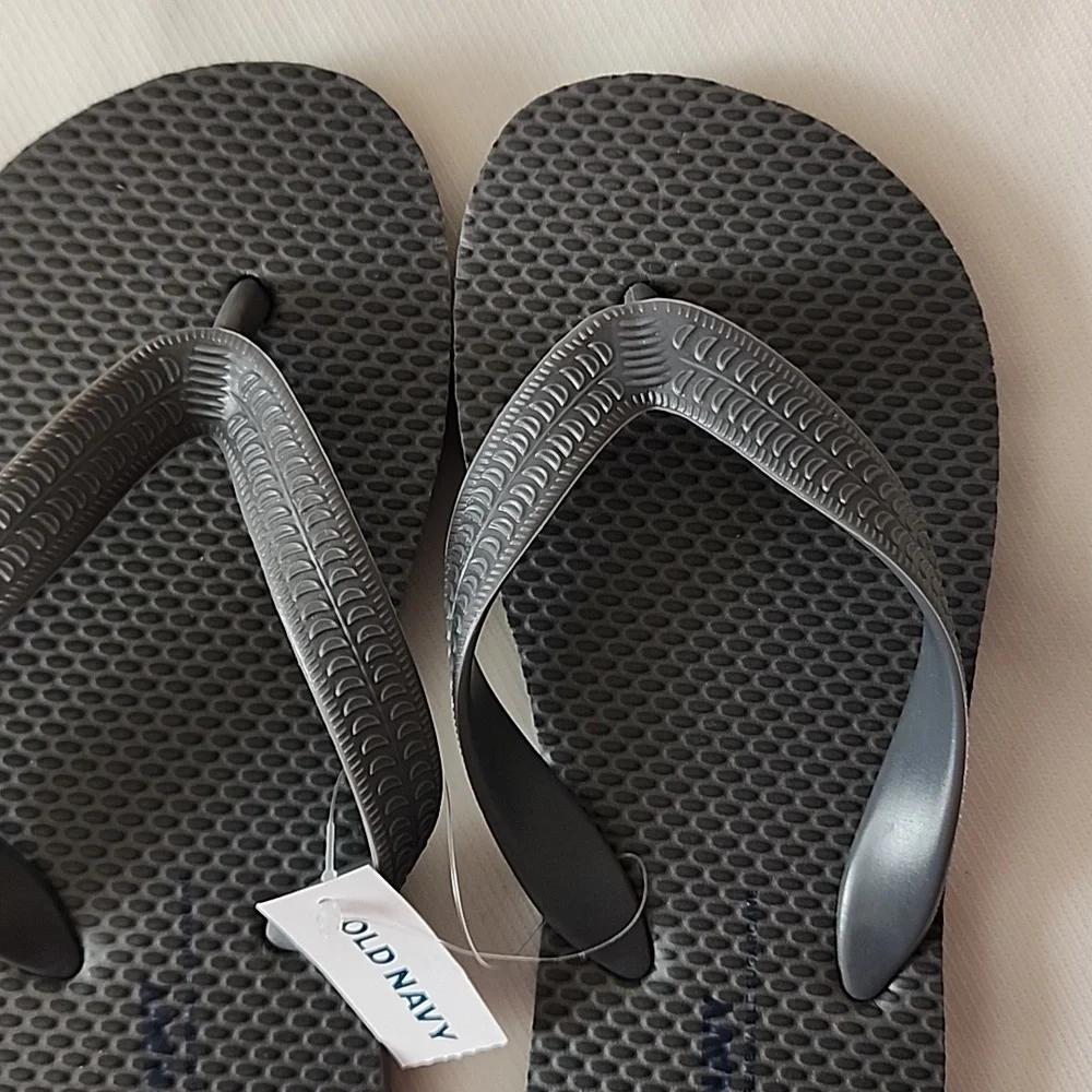 Old Navy Flip Flops Size: 12-13